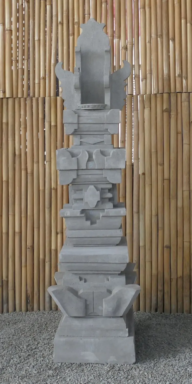  Product image 11 of the product “Balinese Temple, casted with Paras Stone, Offering with open place on top, with step at bottom. 190cm. Mulitparted ”